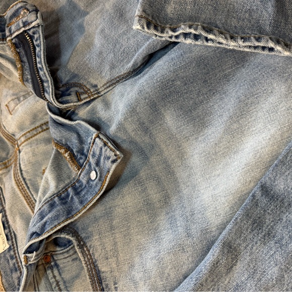 GAP Light Blue Boyfriend Jeans - Picture 3 of 6